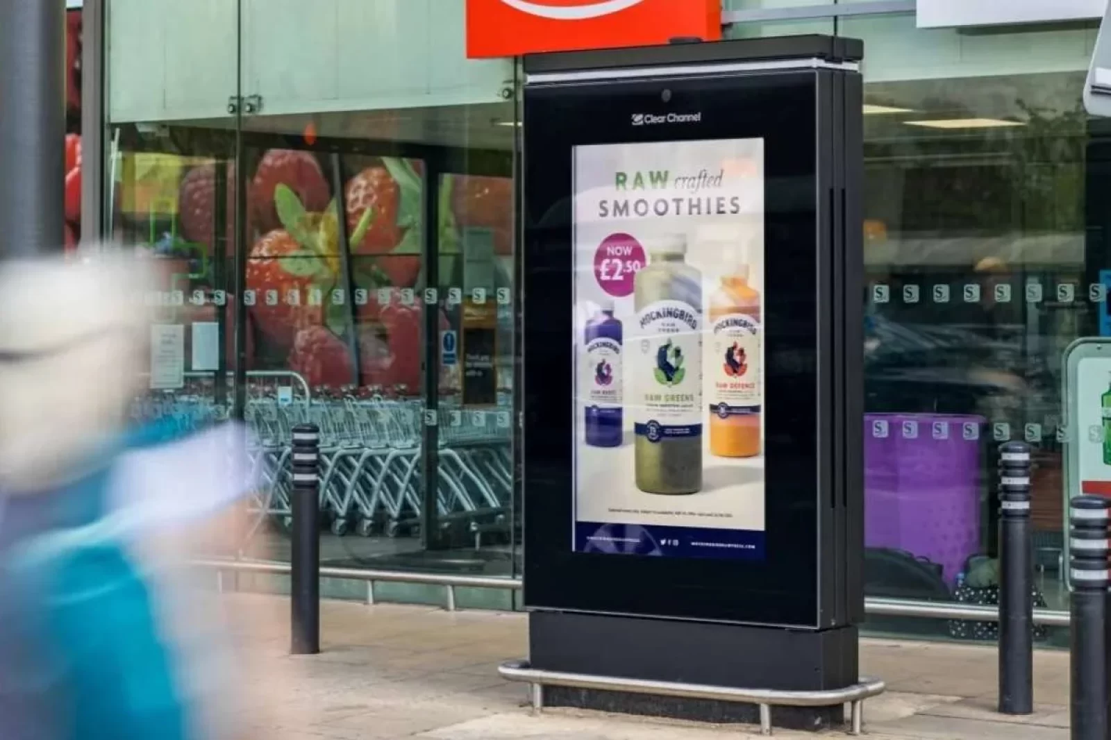 Where Offline Advertising Still Beat Digital in Visibility?