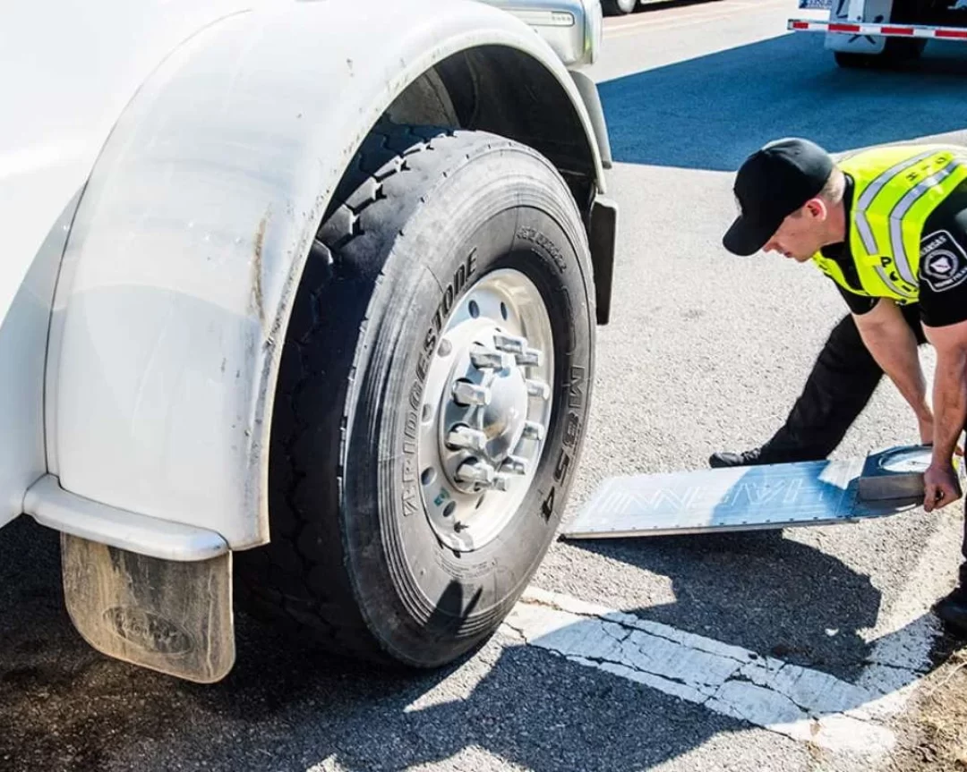 Federal Trucking Regulations: Safety Standards for Carriers Guide 